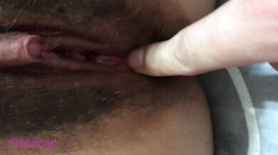 单位聚餐公司新来的美女实习生被领导灌醉带回酒店卧槽！操到一半醒了这下可麻烦了 (3)